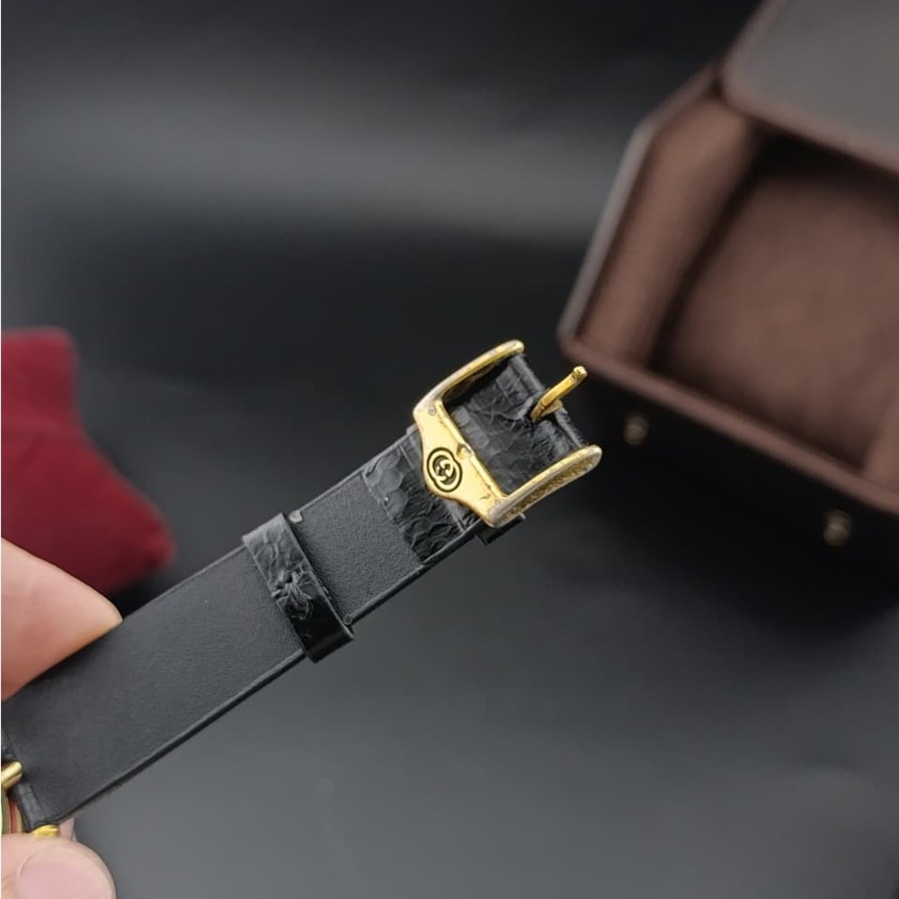 Vintage Gucci 2000M Dress Watch
(Men and Women) Gold Plated - Picture 15 of 15